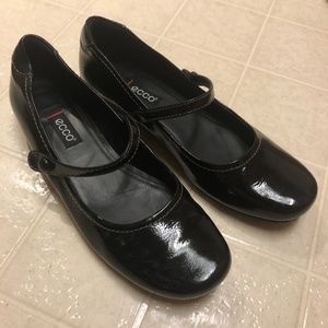 Ecco dress shoes, no heel, size 39
